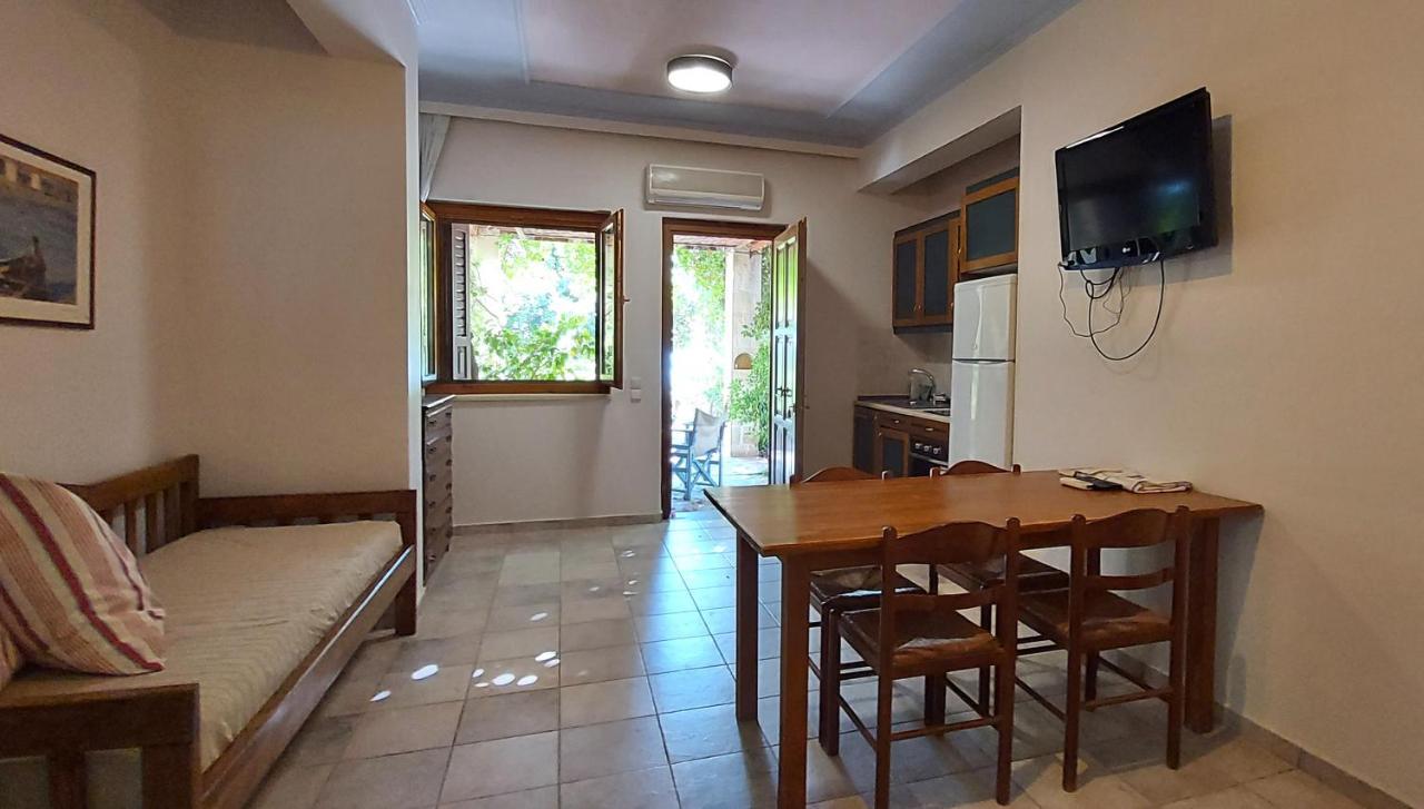 Doma Apartments Фаласарна Екстер'єр фото